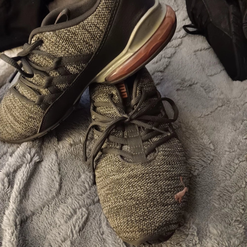 Puma Walking Tennis Shoes,Grey, Size 9